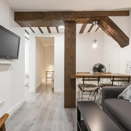 2 Bedrooms 1 Bathroom Furnished - Malasana - Modern In Downtown Area - Mintystay Madrid Exterior photo