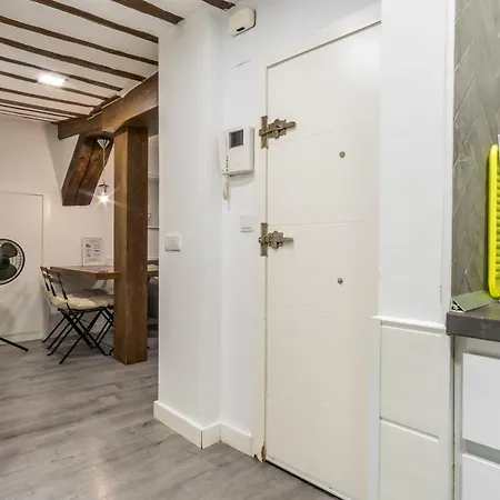 2 Bedrooms 1 Bathroom Furnished - Malasana - Modern In Downtown Area - Mintystay Madrid Esterno foto